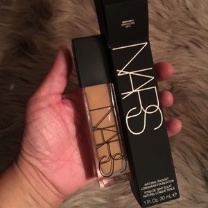 NARS natural radiant longwear foundation 💁🏻♀️